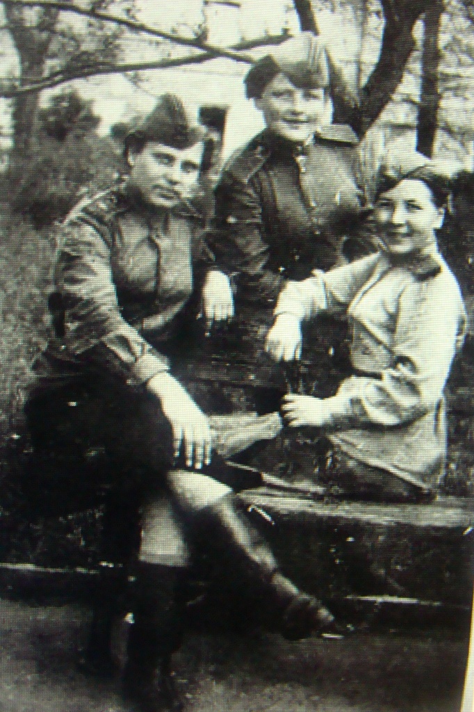 А. С. Можаева (справа), Берлин, май 1945.jpg